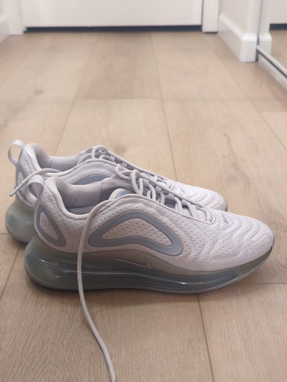 Nike - Picture 3 of 6